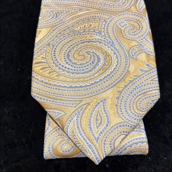 Michael Kors Gold and White Paisley Tie - Picture 4 of 5